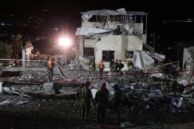 News Themen der Woche KW09 Nine killed as Iranian missile strikes Israel s Bet Shemesh BET SHEMESH, ISRAEL - MARCH 1: Search and rescue teams continue operations in the building struck by a missile launched by Iran in retaliation for Israeli and U.S. attacks in the town of Bet Shemesh, near West Jerusalem, on March 1, 2026. At least nine people were killed and 24 others were injured in the incident. Saeed Qaq Anadolu Bet Shemesh Israel. Editorial use only. Please get in touch for any other usage.  Copyright: x2026xAnadoluxSaeedxQaqx