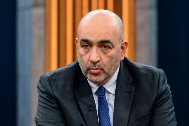 In the picture, from left Omid Nouripour, Vice President of the German Bundestag, Alliance 90 The Greens, GER, Berlin, studio, guest on Caren Miosga s political talk show, TV, format, with presenter, Das Erste, from Adlershof at Studio 20, topic War in the Middle East will the regime in Iran now fall , March 1, 2026 Copyright: HMBxMedia UwexKoch