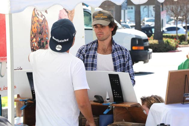 Celebrities enjoy their Sunday shopping at the local Farmers Market Featuring: KJ Apa Where: Studio City, California, United States When: 01 Mar 2026 Credit: H2Y INSTARimages EDITORIAL USE ONLY. NOT FOR USE BY NEWSPAPERS BASED IN THE UK. Copyright: xx instar55519629