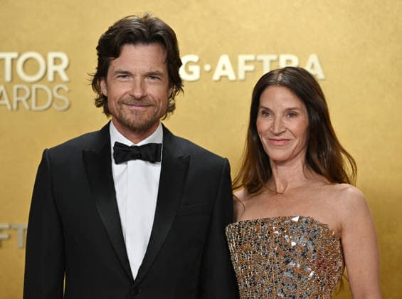 Jason Bateman and Amanda Anka attend the 32nd annual Actor Awards (formerly the SAG Awards) held at the Shrine Auditorium in Los Angeles on Sunday, March 1, 2026.  LAP20260301742 CHRISxCHEW
