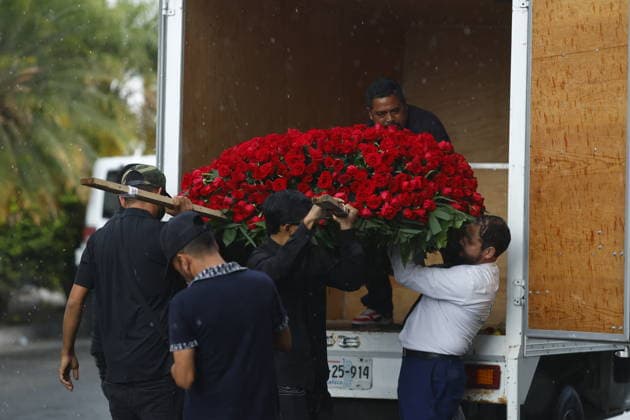 Funeral preparations are underway, believed to be for the slain cartel leader El Mencho in Guadalajara GUADALAJARA, MEXICO - MARCH 1: Employees unload a floral arrangement outside the La Paz funeral home as Mexican Army members take security measures near the funeral home, where the body of Nemesio Oseguera Cervantes, the leader of the Jalisco New Generation Cartel (CJNG) known as El Mencho , is believed to be located in Guadalajara, Jalisco, Mexico, on March 1, 2026. Stringer Anadolu Guadalajara Mexico. Editorial use only. Please get in touch for any other usage.  Copyright: x2026xAnadoluxStringerx
