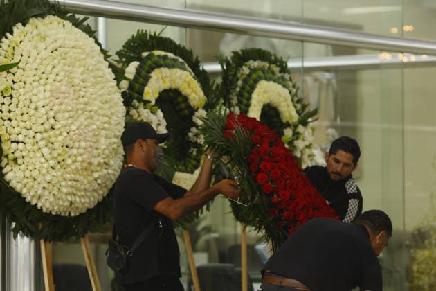 Funeral preparations are underway, believed to be for the slain cartel leader El Mencho in Guadalajara GUADALAJARA, MEXICO - MARCH 1: Employees unload a floral arrangement outside the La Paz funeral home as Mexican Army members take security measures near the funeral home, where the body of Nemesio Oseguera Cervantes, the leader of the Jalisco New Generation Cartel (CJNG) known as El Mencho , is believed to be located in Guadalajara, Jalisco, Mexico, on March 1, 2026. Stringer Anadolu Guadalajara Mexico. Editorial use only. Please get in touch for any other usage.  Copyright: x2026xAnadoluxStringerx