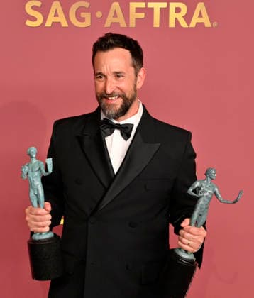 Noah Wyle, winner of the Outstanding Performance by a Male Actor in a Drama Series and Outstanding Performance by an Ensemble in a Drama Series Awards for The Pitt, appears backstage during the 32nd annual SAG Awards held at the Shrine Auditorium in Los Angeles on Sunday, March 1, 2026.  LAP20260301156 JIMxRUYMEN