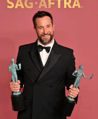 Noah Wyle, winner of the Outstanding Performance by a Male Actor in a Drama Series and Outstanding Performance by an Ensemble in a Drama Series Awards for The Pitt, appears backstage during the 32nd annual SAG Awards held at the Shrine Auditorium in Los Angeles on Sunday, March 1, 2026.  LAP20260301157 JIMxRUYMEN