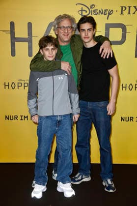 Kai Lentrodt with godchildren Samuel Bochardt Fernandez and Johann Bochardt Fernandez at the special screening of the animated film Hoppers at Zoo Palast Berlin, 01 03 2 2026 Foto:xN.xKubelkax xFuturexImagex hoppers_6273
