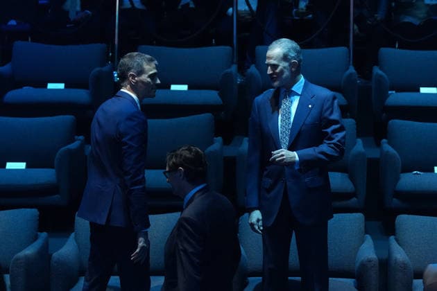 The King inaugurates the MWC Barcelona 2026 King Felipe VI d , and the President of the Government, Pedro Sánchez, i , during the inauguration of the Mobile World Congress Barcelona 2026, at the Fira de Barcelona, on March 2, 2026, in L Hospitalet de Llobregat, Barcelona, Catalonia Spain The MWC Barcelona 2026, which celebrates its 20th edition in Barcelona between March 2 and 5, has as its main themes smart grids, digital sovereignty and the redefinition of the operating model 02 MARCH 2026 L Hospitalet de Llobregat, Barce L Hospitalet de Llobregat, Barce Espana Copyright: xDavidxZorrakinox 7330690