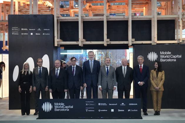 The King inaugurates MWC Barcelona 2026 2i 3d The President of Fira de Barcelona, Pau Relat the Minister of Industry and Tourism, Jordi Hereu the President of the Generalitat, Salvador Illa King Felipe VI the Mayor of Barcelona, Jaume Collboni, and the CEO and Executive Director of GSMA Ltd, John Hoffman, during the inauguration of the Mobile World Congress Barcelona 2026, at the Fira de Barcelona, on March 2, 2026, in L Hospitalet de Llobregat, Barcelona, Catalonia Spain MWC Barcelona 2026, which celebrates its 20th edition in Barcelona between March 2 and 5, has as its main themes smart grids, digital sovereignty and the redefinition of the operating model 02 MARCH 2026 L Hospitalet de Llobregat, Barce L Hospitalet de Llobregat, Barce Es Copyright: xDavidxZorrakinox 7330932
