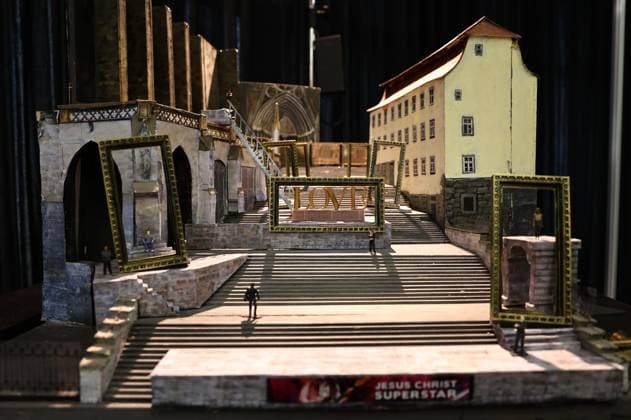 Press conference Domstufenfestspiel Jesus Christ Superstar 02 03 2026, Erfurt, Sparkassen Finanzzentrum, Rotunde, Press conference on the Domstufenfestspiele 2026 rock musical Jesus Christ Superstar by Andrew Lloyd Webber and Tim Rice in the picture stage model with gigantic picture frame