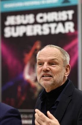 Press conference Domstufenfestspiel Jesus Christ Superstar 02 03 2026, Erfurt, Sparkassen Finanzzentrum, Rotunde, Press conference on the Domstufenfestspiele 2026 rock musical Jesus Christ Superstar by Andrew Lloyd Webber and Tim Rice in the picture Peter Lund director