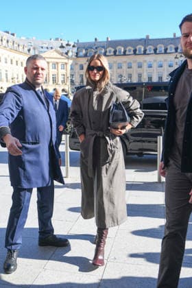 PFW - Rosie Huntington-Whiteley Arrives At Ritz - Paris Rosie Huntington-Whiteley, British mannequin and actress, arrives at the Ritz hotel during Paris Fashion Week in Paris. Paris, France, March 02, 2026. Photo by Florian Poitout ABACAPRESS.COM Paris Ile-de-France France  Copyright: xPoitoutxFlorian ABACAx