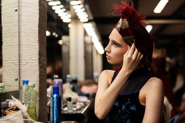 ballerina preparing in stage costume with headpiece in dressing room Saint Petersburg, Saint Petersburg, Russia R_YFCG26030142-1975583-01 ,model released, Symbolfoto