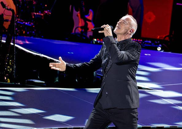 02 03 2026, xlakx, Entertainment, Eros Ramazzotti Una Storia Importante World Tour v l Eros Ramazzotti on his World Tour Una Storia Importante at the Uber Arena Berlin Berlin Daniel Lakomski