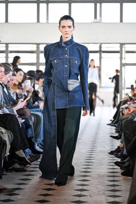 PFW Burc Akyol Runway A model walks the runway at the Burc Akyol show during Fashion Week in Paris, France on March 2, 2026. Photo by Julien Reynaud APS-Medias ABACAPRESS.COM Paris France  Copyright: xReynaudxJulien APS-Medias ABACAx