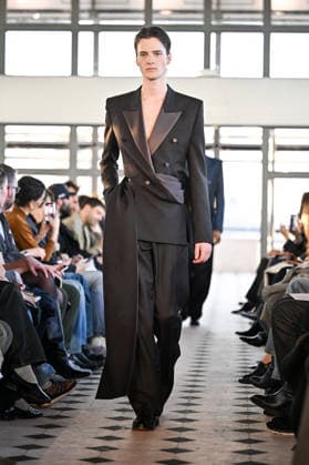 PFW Burc Akyol Runway A model walks the runway at the Burc Akyol show during Fashion Week in Paris, France on March 2, 2026. Photo by Julien Reynaud APS-Medias ABACAPRESS.COM Paris France  Copyright: xReynaudxJulien APS-Medias ABACAx