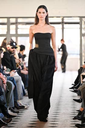 PFW Burc Akyol Runway A model walks the runway at the Burc Akyol show during Fashion Week in Paris, France on March 2, 2026. Photo by Julien Reynaud APS-Medias ABACAPRESS.COM Paris France  Copyright: xReynaudxJulien APS-Medias ABACAx