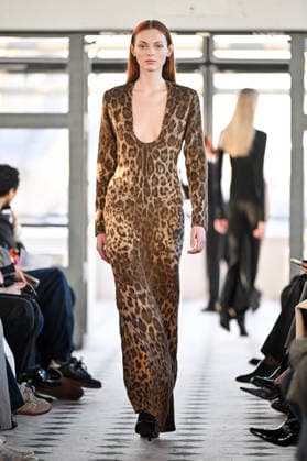 PFW Burc Akyol Runway A model walks the runway at the Burc Akyol show during Fashion Week in Paris, France on March 2, 2026. Photo by Julien Reynaud APS-Medias ABACAPRESS.COM Paris France  Copyright: xReynaudxJulien APS-Medias ABACAx