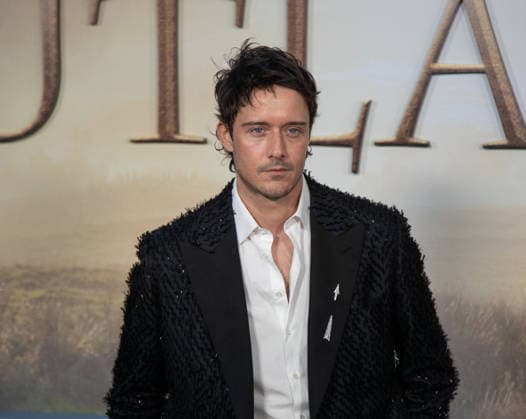 CÃ sar Domboy arrives on the red carpet at the premiere of Starz Outlander Season 8 at Alice Tully Hall on March 2, 2026 in New York City.  NYP20260302506 SERENAxXUxNING