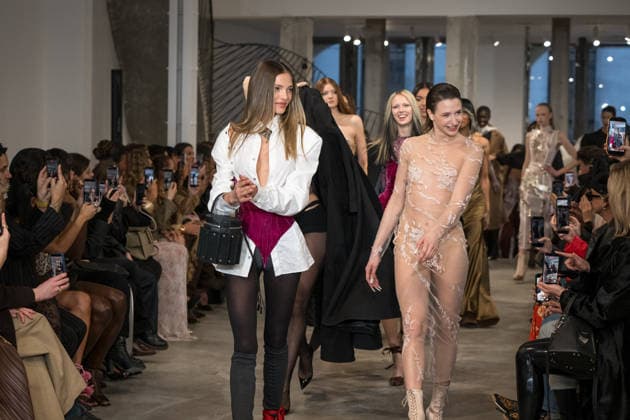 PFW - Weinsanto Runway A model walks the runway during the Weinsanto Womenswear Fall Winter 2026-2027 show as part of Paris Fashion Week on March 02, 2026 in Paris, France. Photo by Jana Call me J ABACAPRESS.COM Paris Ile de France France  Copyright: xJanaxCallxmexJ ABACAx