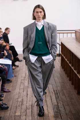 PFW - Vautrait Runway A model walks the runway during the Vautrait Womenswear Fall Winter 2026-2027 show as part of Paris Fashion Week on March 02, 2026 in Paris, France. Photo by Alain Gil Gonzalez ABACAPRESS.COM Paris France  Copyright: xGonzalezxAlain-Gil ABACAx