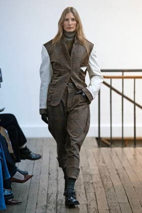 PFW - Vautrait Runway A model walks the runway during the Vautrait Womenswear Fall Winter 2026-2027 show as part of Paris Fashion Week on March 02, 2026 in Paris, France. Photo by Alain Gil Gonzalez ABACAPRESS.COM Paris France  Copyright: xGonzalezxAlain-Gil ABACAx