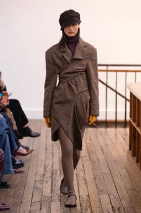 PFW - Vautrait Runway A model walks the runway during the Vautrait Womenswear Fall Winter 2026-2027 show as part of Paris Fashion Week on March 02, 2026 in Paris, France. Photo by Alain Gil Gonzalez ABACAPRESS.COM Paris France  Copyright: xGonzalezxAlain-Gil ABACAx