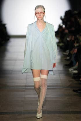 PFW - Julie Kegels Runway A model walks the runway during the Julie Kegels Womenswear Fall Winter 2026-2027 show as part of Paris Fashion Week on March 02, 2026 in Paris, France. Photo by Alain Gil Gonzalez ABACAPRESS.COM Paris France  Copyright: xGonzalezxAlain-Gil ABACAx
