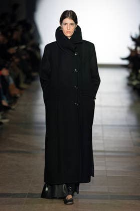 PFW - Julie Kegels Runway A model walks the runway during the Julie Kegels Womenswear Fall Winter 2026-2027 show as part of Paris Fashion Week on March 02, 2026 in Paris, France. Photo by Alain Gil Gonzalez ABACAPRESS.COM Paris France  Copyright: xGonzalezxAlain-Gil ABACAx