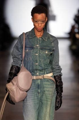 PFW - Julie Kegels Runway A model walks the runway during the Julie Kegels Womenswear Fall Winter 2026-2027 show as part of Paris Fashion Week on March 02, 2026 in Paris, France. Photo by Alain Gil Gonzalez ABACAPRESS.COM Paris France  Copyright: xGonzalezxAlain-Gil ABACAx