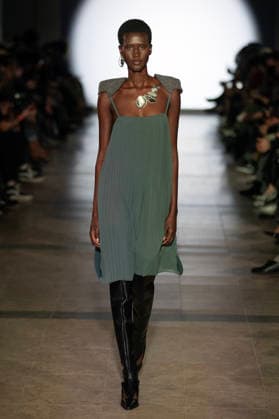 PFW - Julie Kegels Runway A model walks the runway during the Julie Kegels Womenswear Fall Winter 2026-2027 show as part of Paris Fashion Week on March 02, 2026 in Paris, France. Photo by Alain Gil Gonzalez ABACAPRESS.COM Paris France  Copyright: xGonzalezxAlain-Gil ABACAx
