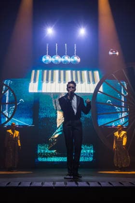 Music Concert - MIKA - Spinning Out Tour Mika performs the Spinning Out Tour on March 02, 2025 at Unipol Arena, Bologna, Italy. Casalecchio di Reno Unipol Arena Italy Copyright: xEmanuelaxVertollix xLiveMediax LPM_2323053