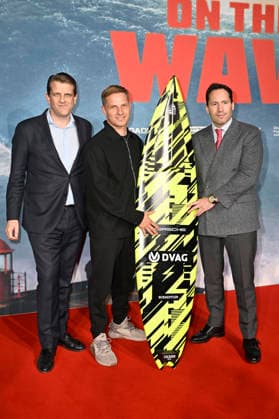 Leopold Hoesch, Sebastian Steudtner and Pelayo Cortina Koplowitz at the world premiere of the documentary On The Wave at Cinedom Cologne, 02 03 2026 Foto:xT.xNgox xFuturexImagex wave_6323