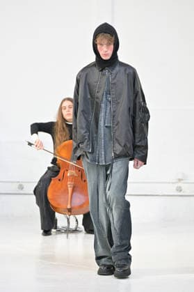 PFW - Demoo Runway A model walks the runway during the Démoo Womenswear Fall Winter 2026-2027 show as part of Paris Fashion Week on March 03, 2026 in Paris, France. Photo by Jana Call me J ABACAPRESS.COM Paris Ile de France France  Copyright: xJanaxCallxmexJ ABACAx