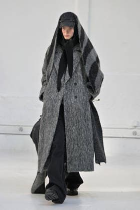 PFW - Demoo Runway A model walks the runway during the Démoo Womenswear Fall Winter 2026-2027 show as part of Paris Fashion Week on March 03, 2026 in Paris, France. Photo by Jana Call me J ABACAPRESS.COM Paris Ile de France France  Copyright: xJanaxCallxmexJ ABACAx