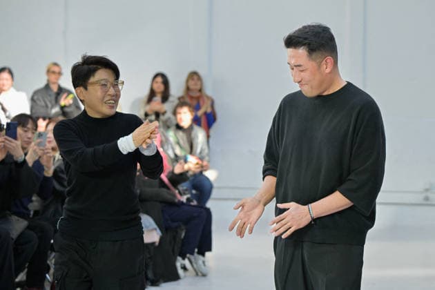 PFW - Demoo Runway Korean Designer Demi Choonmoo Park and her son acknowledge the audience during the Démoo Womenswear Fall Winter 2026-2027 show as part of Paris Fashion Week on March 03, 2026 in Paris, France. Photo by Jana Call me J ABACAPRESS.COM Paris Ile de France France  Copyright: xJanaxCallxmexJ ABACAx