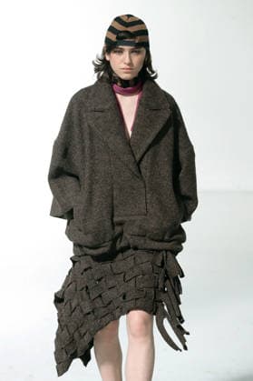 PFW - Maitrepierre Runway A model walks the runway during the Maitrepierre Womenswear Fall Winter 2026-2027 show as part of Paris Fashion Week on March 3, 2026 in Paris, France. Photo by Alain Gil Gonzalez ABACAPRESS.COM Paris France  Copyright: xGonzalezxAlain-Gil ABACAx