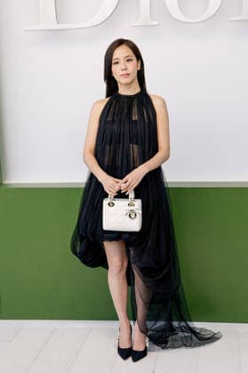Jisoo Paris France  Copyright: xOLIVIERxBORDEx xBESTIMAGExOLIVIERxBORDEx xBESTIMAGEx