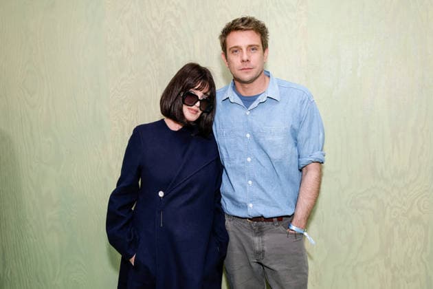 Isabelle Adjani et J W Anderson au greeting du défilé Christian Dior Collection Femme Prêt à Porter Automne Hiver 2026 2027 lors de la Fashion Week de Paris PFW au Jardin des Tuileries, à Paris, France, le 3 mars 2026 Olivier Borde Bestimage Greeting of Christian Dior Women Ready to Wear Fall Winter 2026 2027 Collection fashion show, during Paris Fashion Week at Jardin des Tuileries, in Paris, France, on March 3rd, 2026 Paris France  Copyright: xOLIVIERxBORDEx xBESTIMAGExOLIVIERxBORDEx xBESTIMAGEx