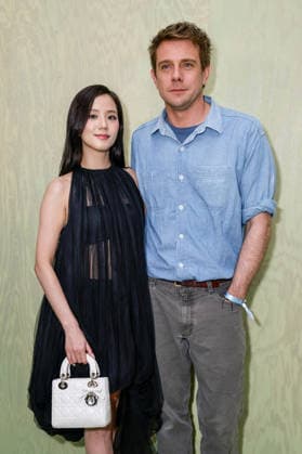Kim Jisoo et J W Anderson au greeting du défilé Christian Dior Collection Femme Prêt à Porter Automne Hiver 2026 2027 lors de la Fashion Week de Paris PFW au Jardin des Tuileries, à Paris, France, le 3 mars 2026 Olivier Borde Bestimage Greeting of Christian Dior Women Ready to Wear Fall Winter 2026 2027 Collection fashion show, during Paris Fashion Week at Jardin des Tuileries, in Paris, France, on March 3rd, 2026 Paris France  Copyright: xOLIVIERxBORDEx xBESTIMAGExOLIVIERxBORDEx xBESTIMAGEx