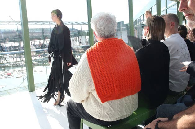 Le défilé devant Pedro Almodovar et Charlize Theron Célébrités au Défilé de Mode Dior, Prêt à porter Automne Hiver 2026 2027, Front Row, dans le cadre de la Fashion Week de Paris, France, le 03 Mars 2026 Bertrand Rindoff Bestimage Celebs attend the Dior Womenswear Fall Winter 2026 2027 show as part of Paris Fashion Week on March 03, 2026 in Paris, France Paris France  Copyright: xBERTRANDxRINDOFFxPETROFFx xBESTIMAGExBERTRANDxRINDOFFxPETROFFx xBESTIMAGEx