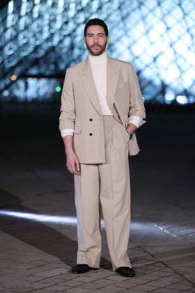 PFW Le Grand Diner du Louvre Arrivals Photocall Tahar Rahim attending the Le Grand Diner du Louvre Arrivals Photocall at the Musee du Louvre as part of Paris Fashion Week on March 03, 2026 in Paris, France. Photo by Jerome Dominé ABACAPRESS.COM Paris France  Copyright: xDominexJerome ABACAx
