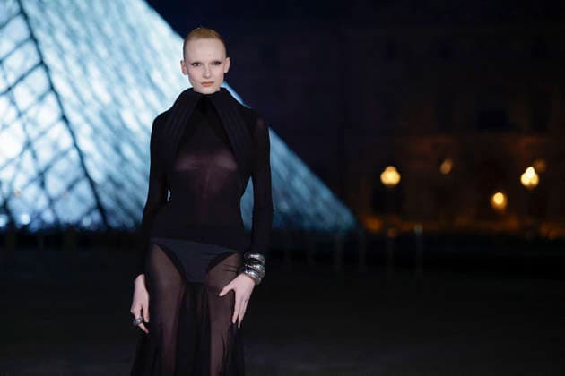 Alex Consani - Le Grand Diner du Louvre, à Paris France, le 3 mars 2026 Olivier Borde Bestimage Photocall of Le Grand Diner du Louvre , France, March 3rd , 2026 Olivier Borde Paris France  Copyright: xOLIVIERxBORDEx xBESTIMAGExOLIVIERxBORDEx xBESTIMAGEx