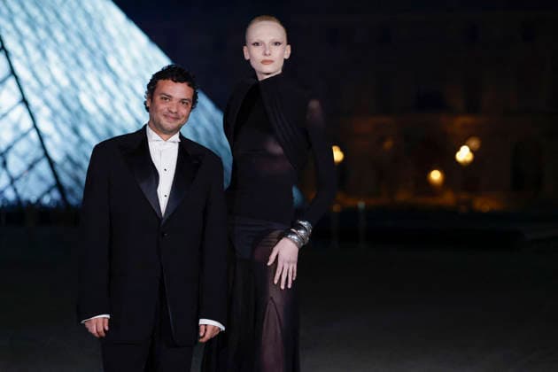 Duran Lantink, Alex Consani - Le Grand Diner du Louvre, à Paris France, le 3 mars 2026 Olivier Borde Bestimage Photocall of Le Grand Diner du Louvre , France, March 3rd , 2026 Olivier Borde Paris France  Copyright: xOLIVIERxBORDEx xBESTIMAGExOLIVIERxBORDEx xBESTIMAGEx