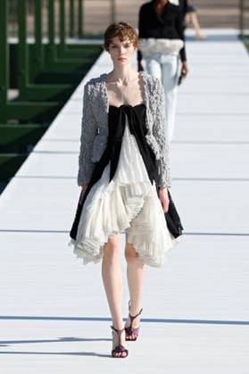 (260304) -- PARIS, March 4, 2026 -- A model presents a creation from the ready-to-wear Fall Winter 2026-2027 collections by Christian Dior during the Paris Fashion Week, in Paris, France, on March 3, 2026. (MeetEurope Handout via Xinhua) FRANCE-PARIS-FASHION WEEK-CHRISTIAN DIOR WuxHuiwo 