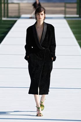 (260304) -- PARIS, March 4, 2026 -- A model presents a creation from the ready-to-wear Fall Winter 2026-2027 collections by Christian Dior during the Paris Fashion Week, in Paris, France, on March 3, 2026. (MeetEurope Handout via Xinhua) FRANCE-PARIS-FASHION WEEK-CHRISTIAN DIOR WuxHuiwo 