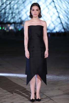 PFW Le Grand Diner du Louvre Arrivals Photocall Manon Clavel attending the Le Grand Diner du Louvre Arrivals Photocall at the Musee du Louvre as part of Paris Fashion Week on March 03, 2026 in Paris, France. Photo by Jerome Dominé ABACAPRESS.COM Paris France  Copyright: xDominexJerome ABACAx