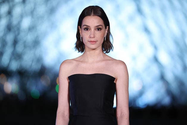 PFW Le Grand Diner du Louvre Arrivals Photocall Manon Clavel attending the Le Grand Diner du Louvre Arrivals Photocall at the Musee du Louvre as part of Paris Fashion Week on March 03, 2026 in Paris, France. Photo by Jerome Dominé ABACAPRESS.COM Paris France  Copyright: xDominexJerome ABACAx