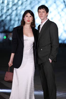 PFW Le Grand Diner du Louvre Arrivals Photocall Jeanne Damas and Finnegan Oldfield attending the Le Grand Diner du Louvre Arrivals Photocall at the Musee du Louvre as part of Paris Fashion Week on March 03, 2026 in Paris, France. Photo by Jerome Dominé ABACAPRESS.COM Paris France  Copyright: xDominexJerome ABACAx