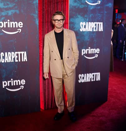 Simon Baker arrives on the red carpet at Prime Video s Scarpetta New York Premiere at Regal Union Square on Tuesday, March 3, 2026 in New York City.  NYP20260303227 JOHNxANGELILLO