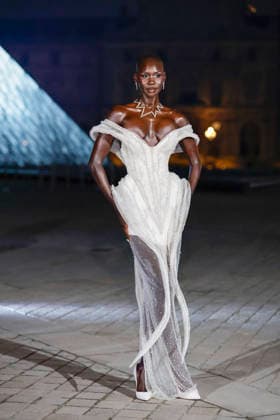 Adot Gak - Le Grand Diner du Louvre, à Paris France, le 3 mars 2026 Olivier Borde Bestimage Photocall of Le Grand Diner du Louvre , France, March 3rd , 2026 Olivier Borde Paris France  Copyright: xOLIVIERxBORDEx xBESTIMAGExOLIVIERxBORDEx xBESTIMAGEx