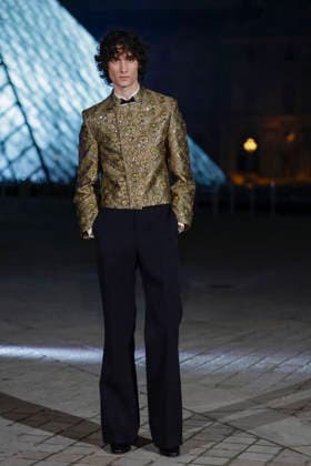 Sombr - Le Grand Diner du Louvre, à Paris France, le 3 mars 2026 Olivier Borde Bestimage Photocall of Le Grand Diner du Louvre , France, March 3rd , 2026 Olivier Borde Paris France  Copyright: xOLIVIERxBORDEx xBESTIMAGExOLIVIERxBORDEx xBESTIMAGEx